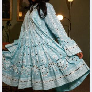 فستان نسائي